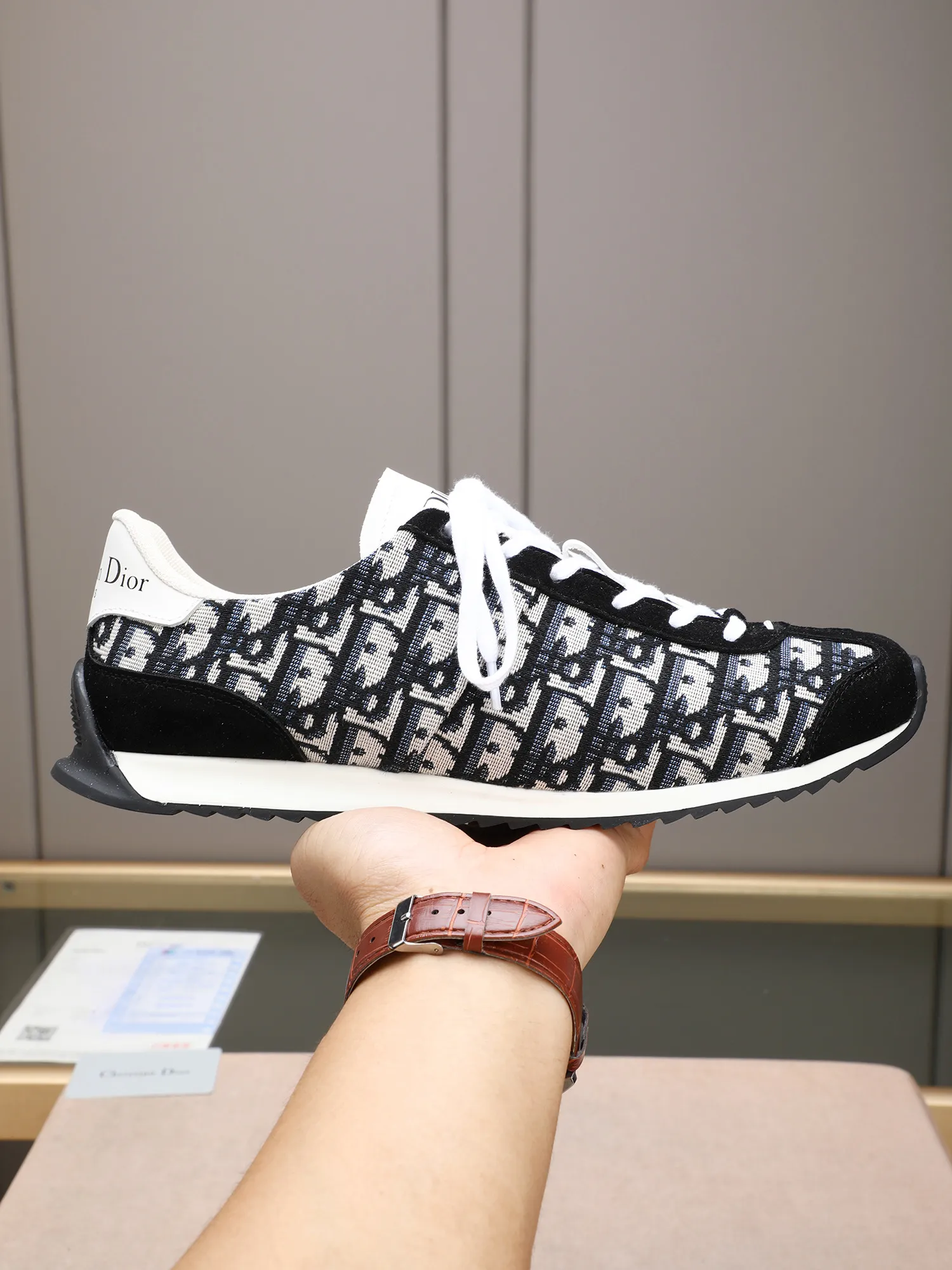 Men's shoes💰440 Dior【Dior】😘😘High-end series of casual men's shoes, simple and elegant👍👍👍The upper is made of first-layer genuine leather spliced ​​with Dior's special material [sun][sun]; imported first-layer sheepskin lining; special outsole, wear-resistant, lightweight, the overall design is harmonious and unified without lacking personality 👣🌟✨You deserve it! Multiple colors to choose from! 😍Size 38～44. (45 custom-made) The picture above is a big seller🔥🔥🔥